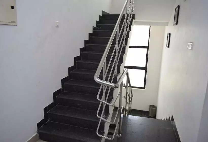 Hotelli R.m Guest House