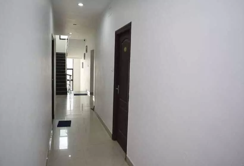 Hotelli R.m Guest House