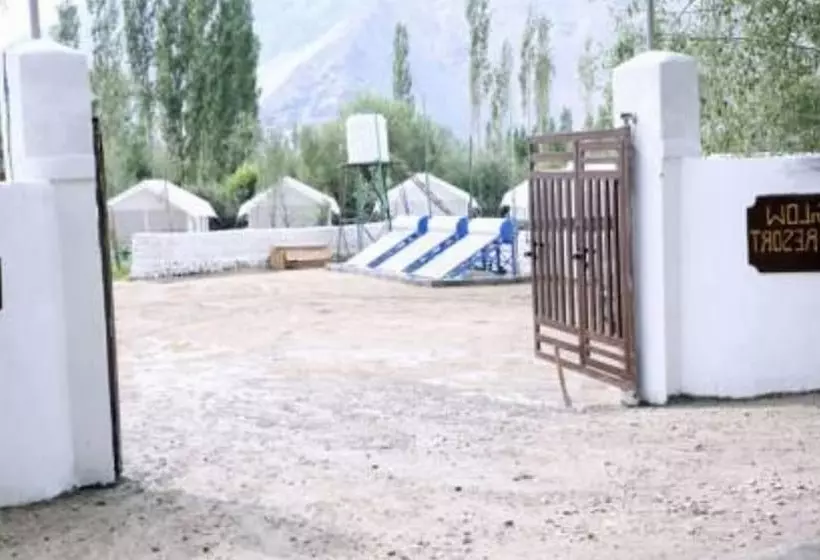 Hotelli Tih Alpenglow Camp   Nubra