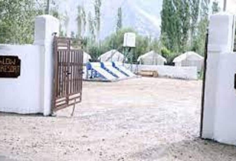 Hotel Tih Alpenglow Camp   Nubra