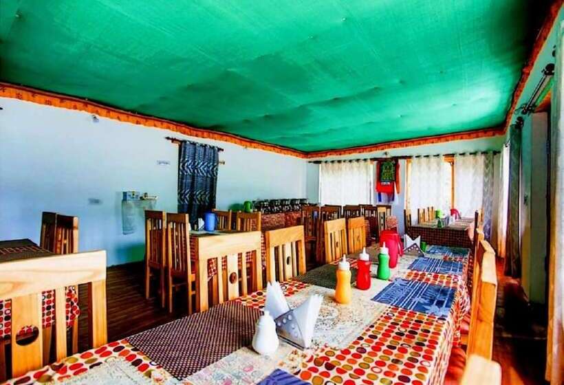 Hotel Tih Alpenglow Camp   Nubra