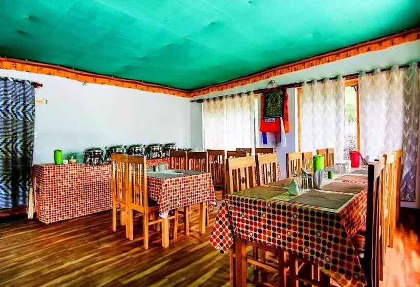 Hotelli Tih Alpenglow Camp   Nubra