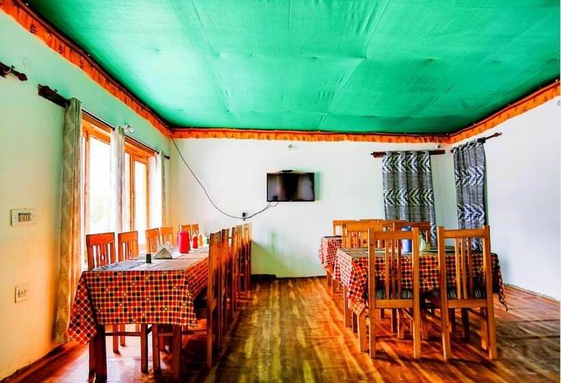 Hotel Tih Alpenglow Camp   Nubra
