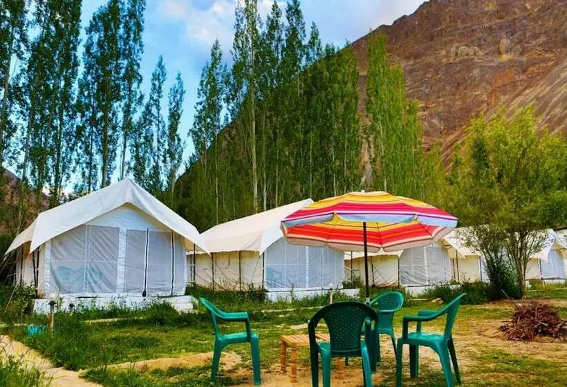 Hotelli Tih Alpenglow Camp   Nubra