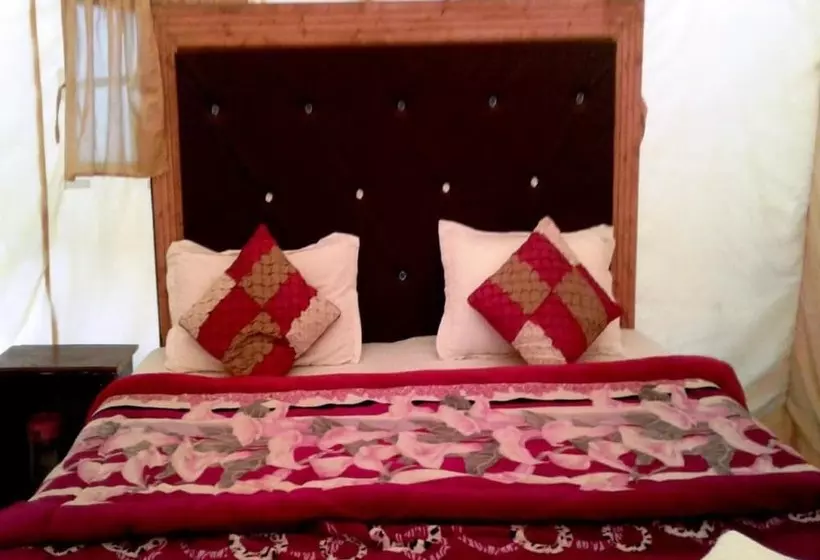 Hotelli Tih Alpenglow Camp   Nubra