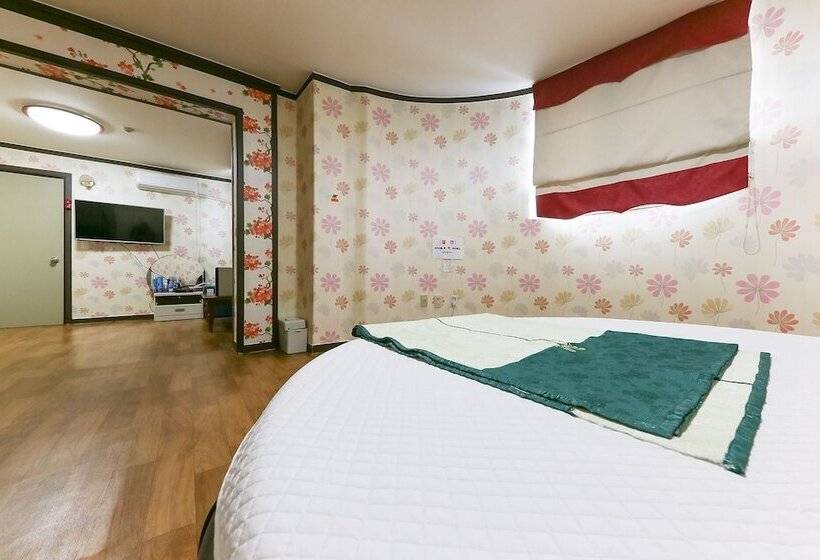 Motell Geumsan Tomato