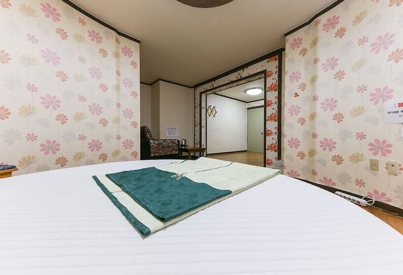 Мотель Geumsan Tomato