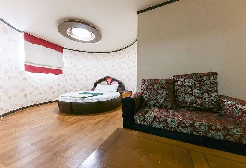 Motell Geumsan Tomato