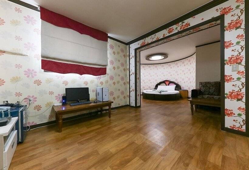 Motell Geumsan Tomato