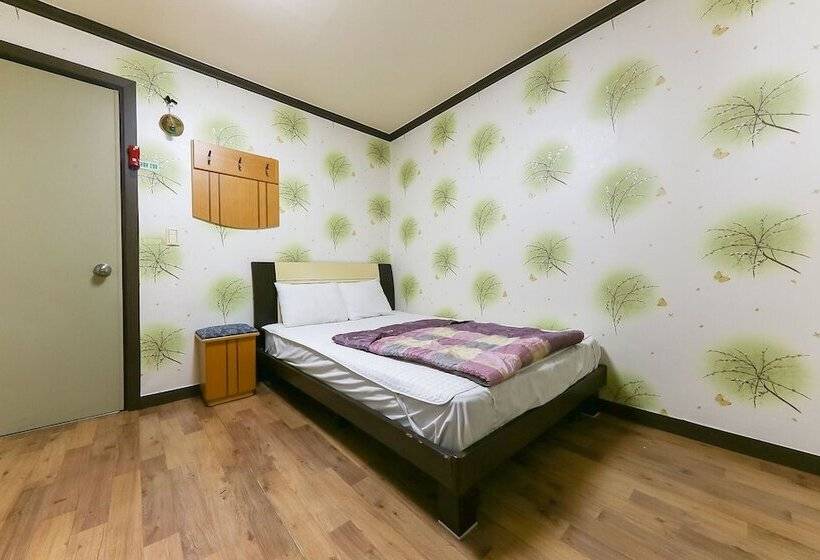 Motell Geumsan Tomato