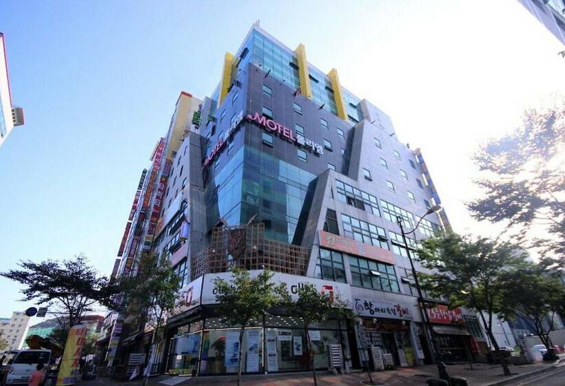 Motelli Gimhae Jangyu Poly M