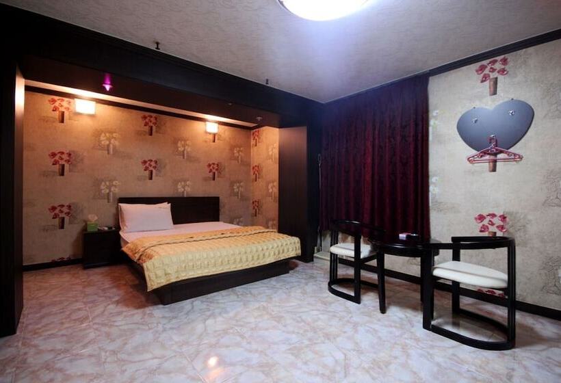 Motelli Gimhae Jangyu Poly M