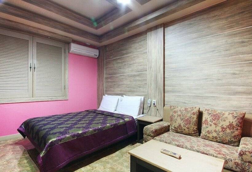 汽车旅馆  Gimje S