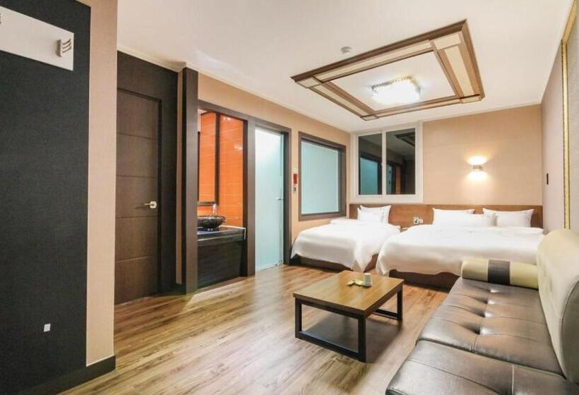Motel Jinju Hotel Daom