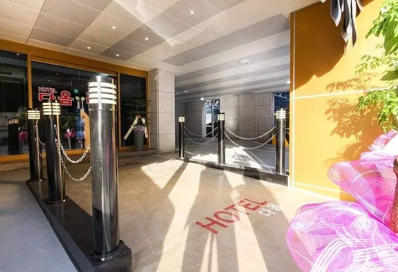 مُتل Jinju Hotel Daom