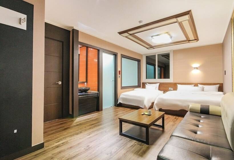 モーテル Jinju Hotel Daom