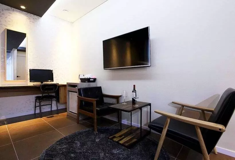 モーテル Namyangju Hotel Tuus