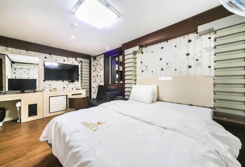 Motel Tongyeong Shilla