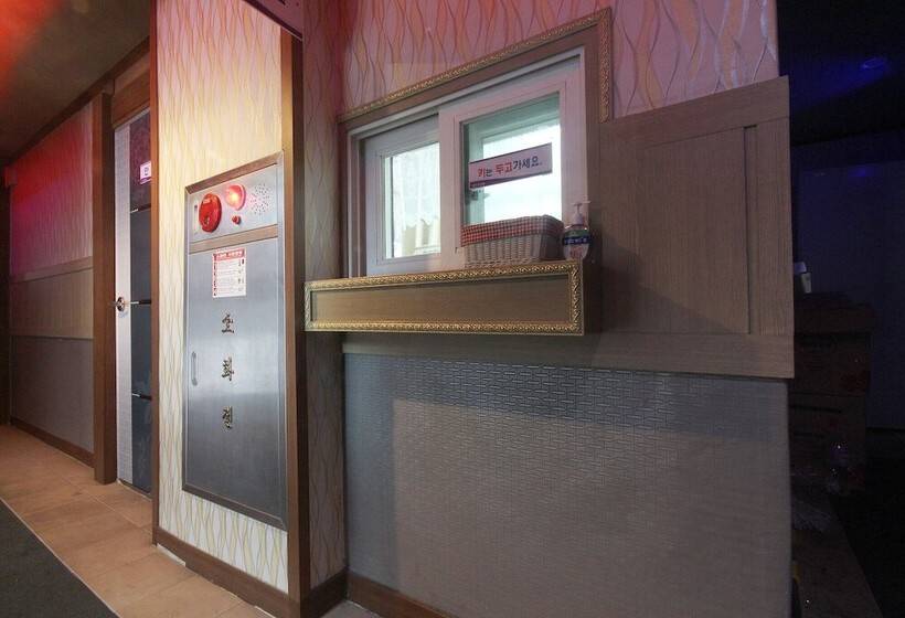 Motel Yeongcheon Hyu