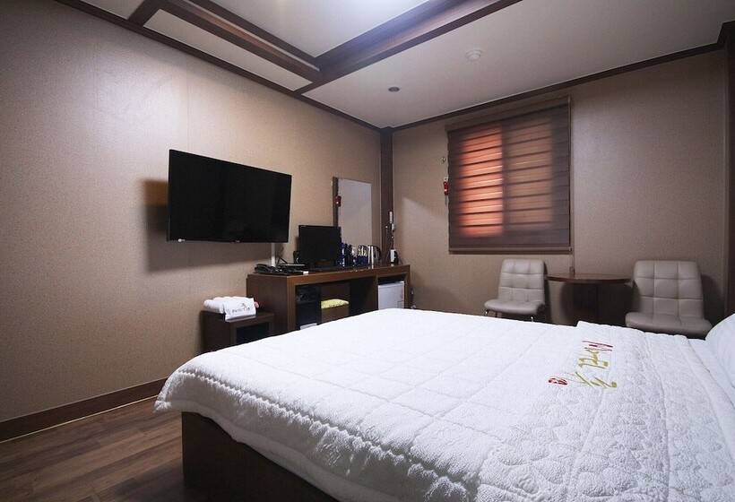 Motel Yeongcheon Hyu
