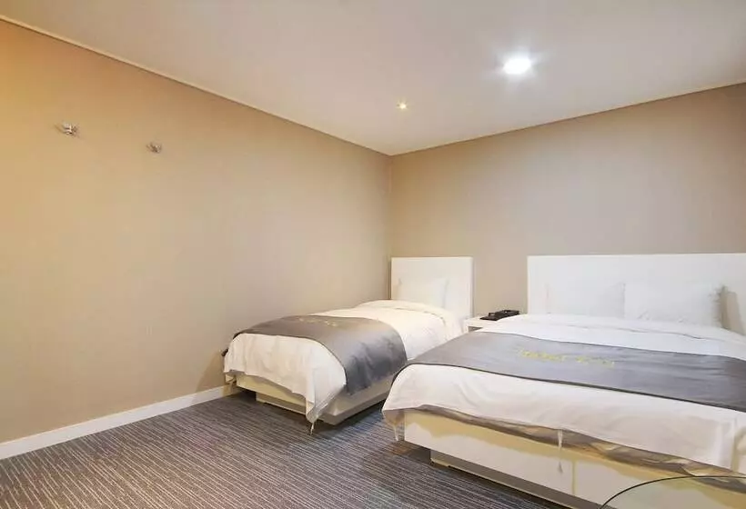 Motelli Yeosu Hotel You