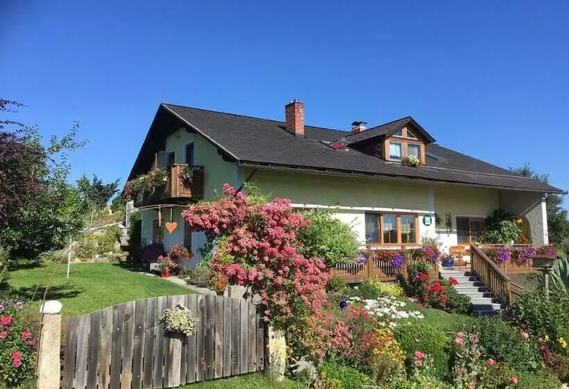 Majatalo Gästehaus Huber