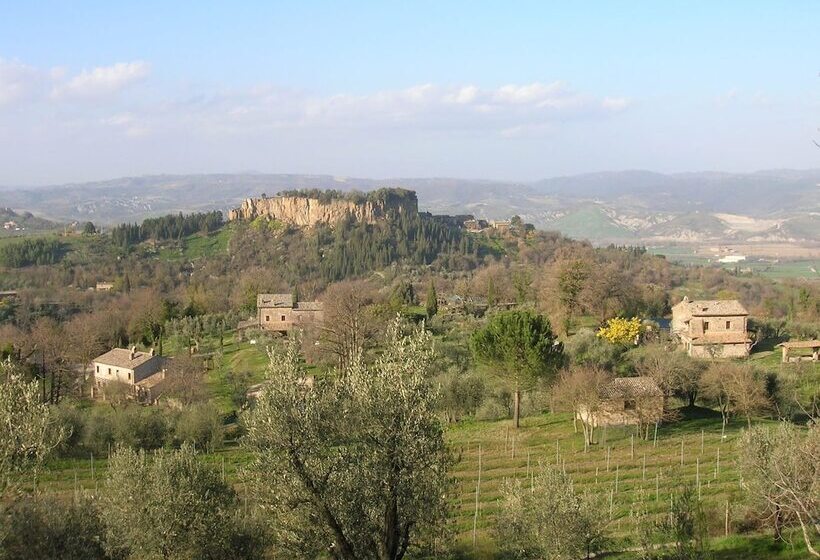 Tasteful Stone Cottage In Orvieto With Garden And Pool