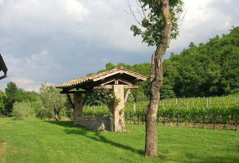 Tasteful Stone Cottage In Orvieto With Garden And Pool