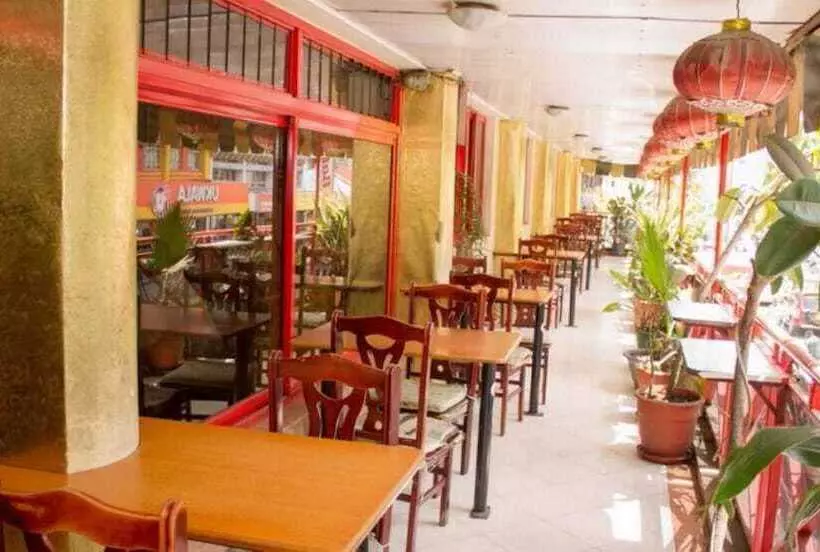 ホテル Avenue Suites