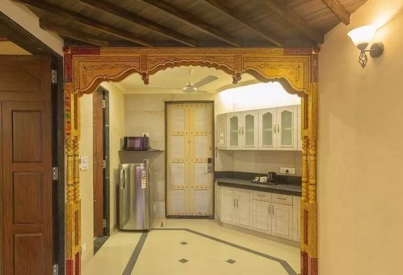 Hotelli Neonz Resort & Club