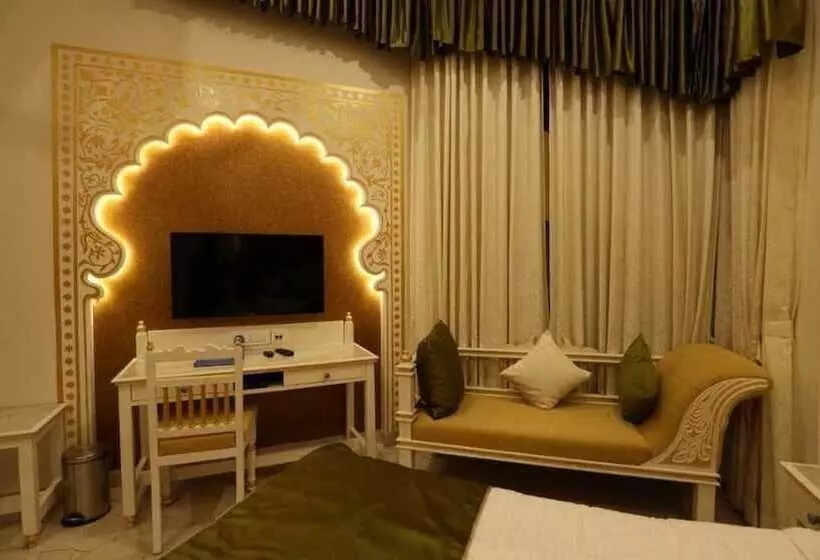 Hotelli Neonz Resort & Club