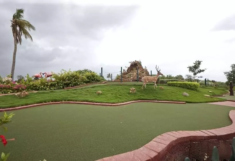 Hotelli Neonz Resort & Club