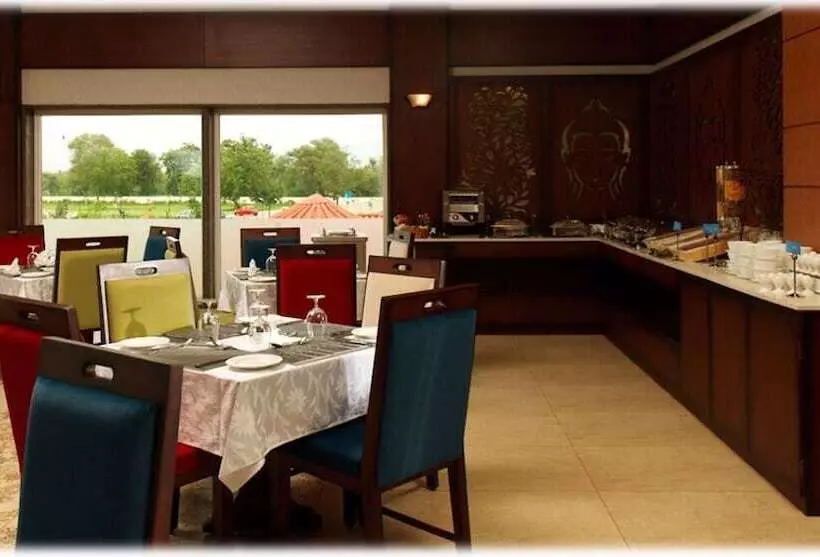 Hotelli Neonz Resort & Club