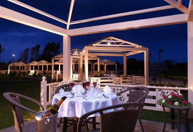 ホテル Neonz Resort & Club