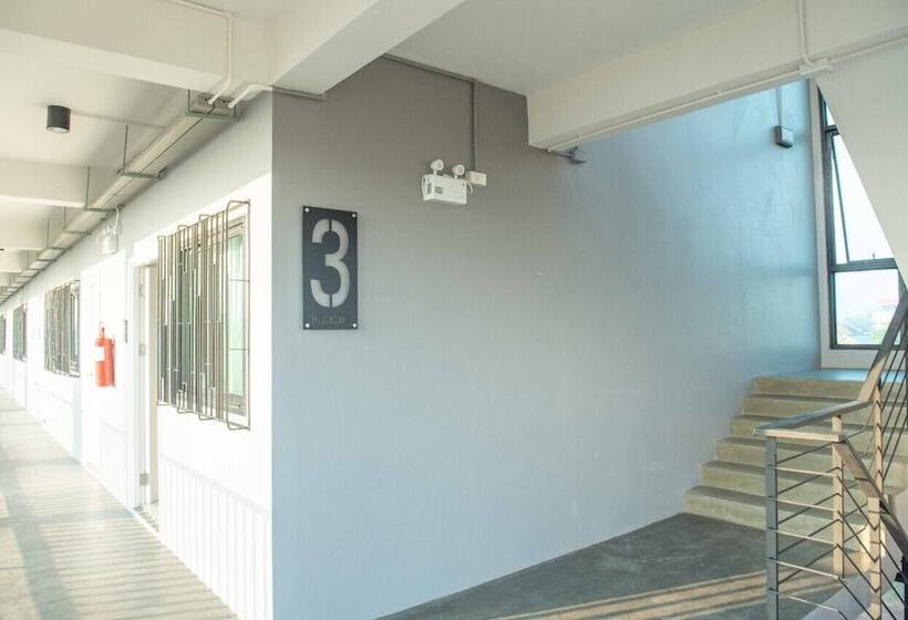 호텔 Samutsakorn Apartment