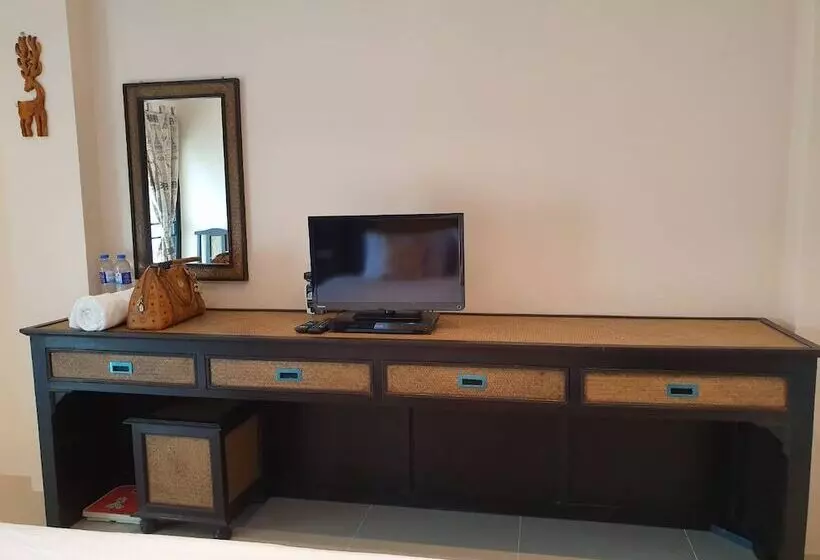 Hotelli Samutsakorn Apartment