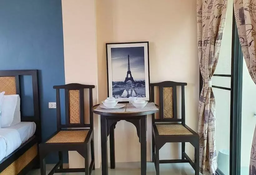 Hotelli Samutsakorn Apartment