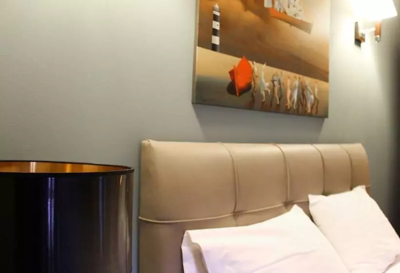 ホテル Tsarbou Guesthouse