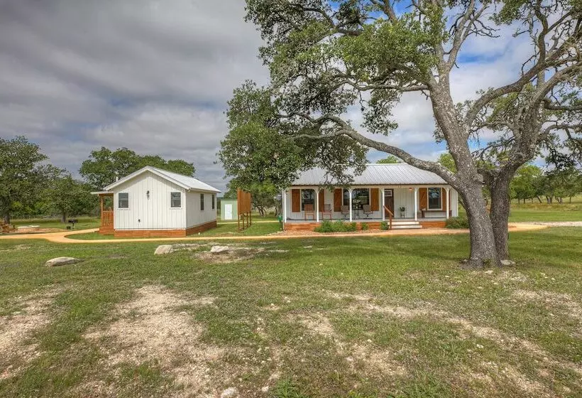 Luxurious Cottage On 3 Acre S In Fred Wine Country