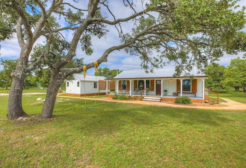 Luxurious Cottage On 3 Acre S In Fred Wine Country