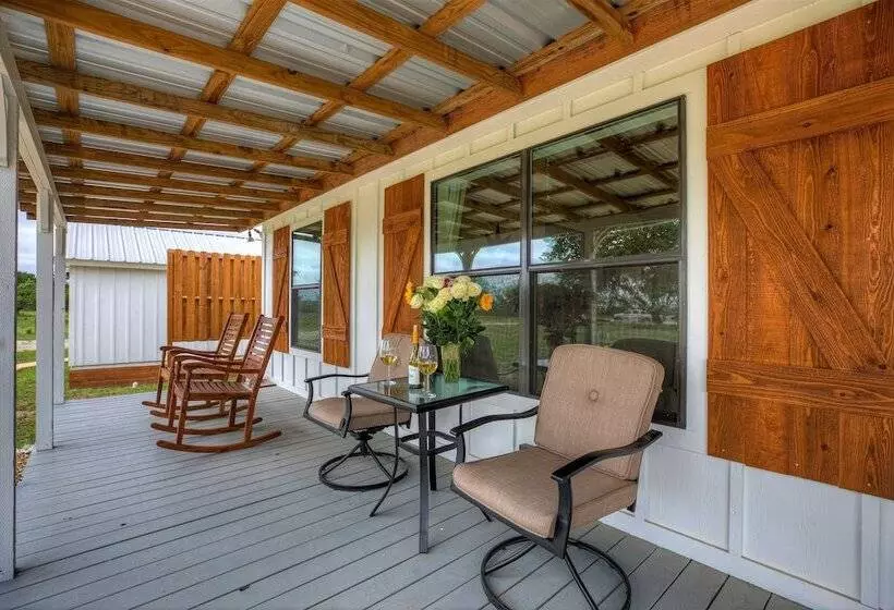 Luxurious Cottage On 3 Acre S In Fred Wine Country