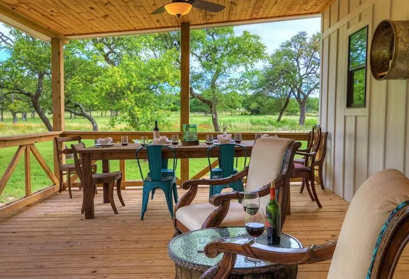 Luxurious Cottage On 3 Acre S In Fred Wine Country