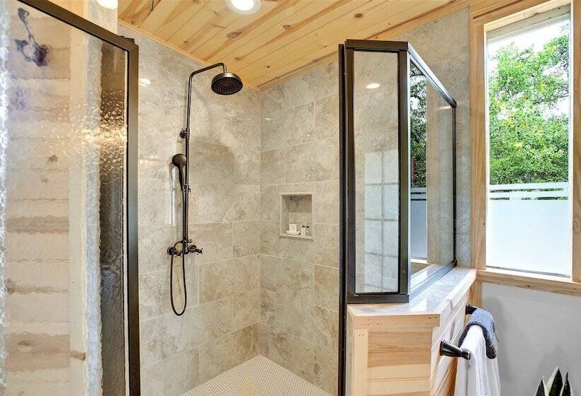 Luxurious Cottage On 3 Acre S In Fred Wine Country