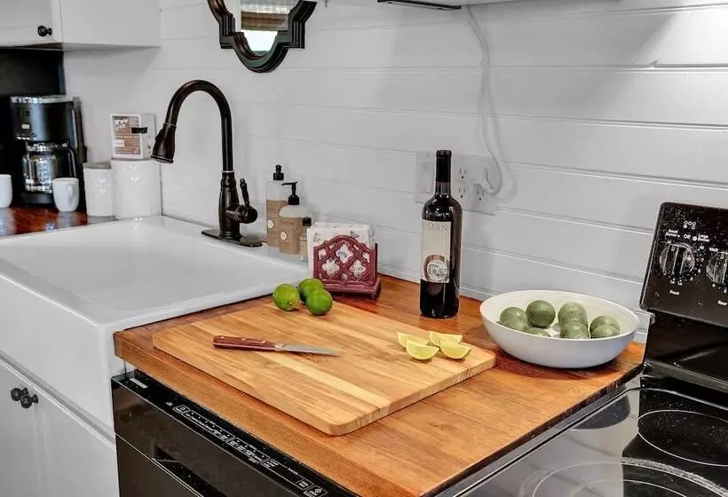 Luxurious Cottage On 3 Acre S In Fred Wine Country