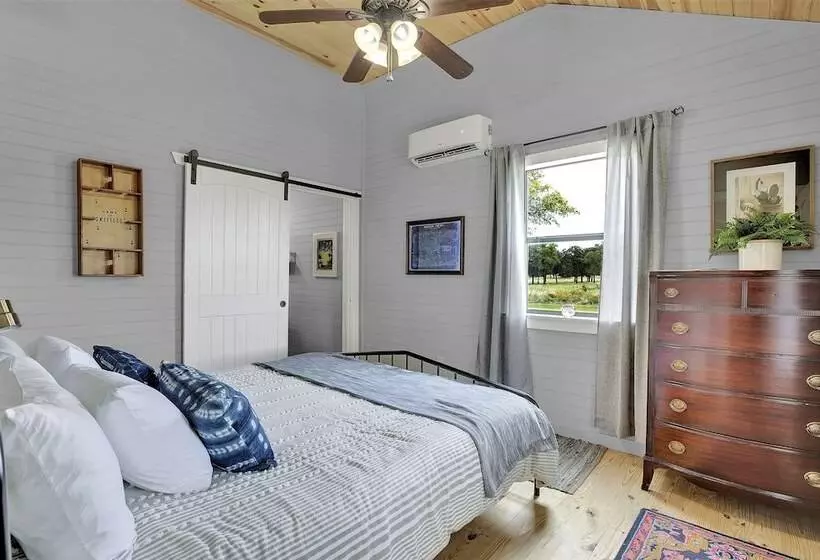 Luxurious Cottage On 3 Acre S In Fred Wine Country