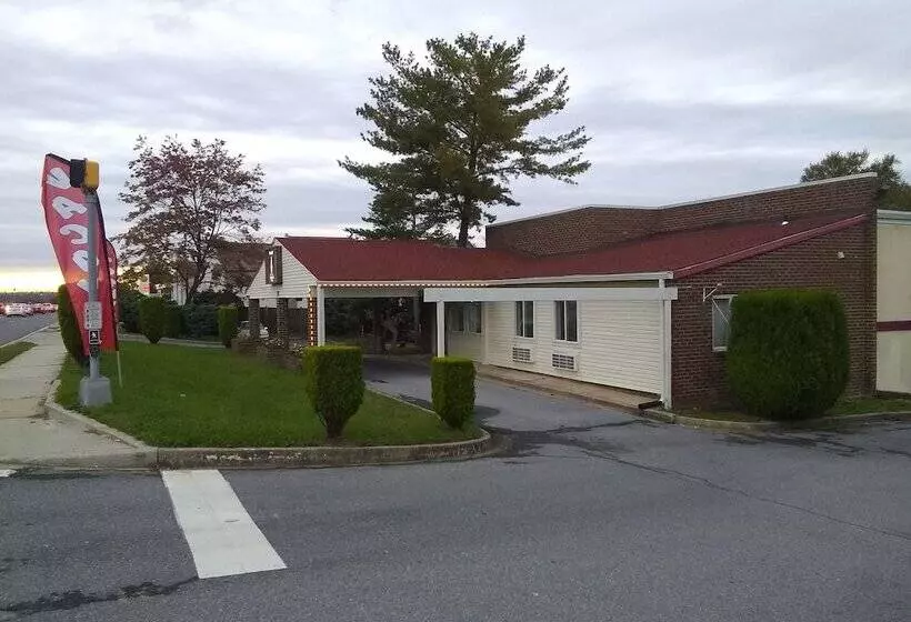 モーテル Red Crown Inn