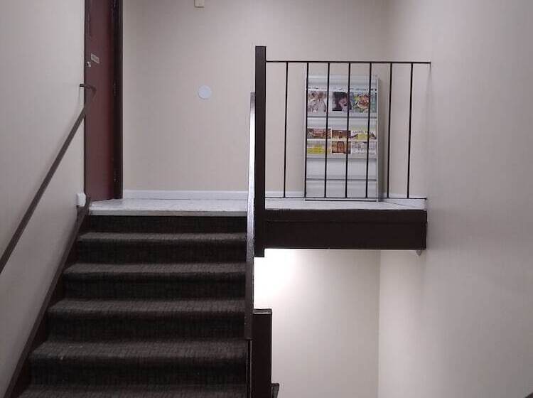 مُتل Red Crown Inn