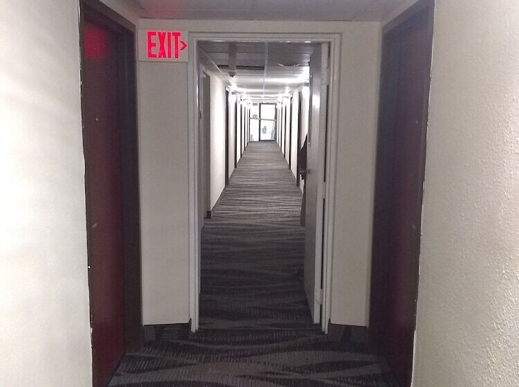 مُتل Red Crown Inn