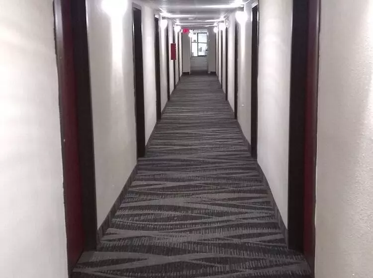 モーテル Red Crown Inn