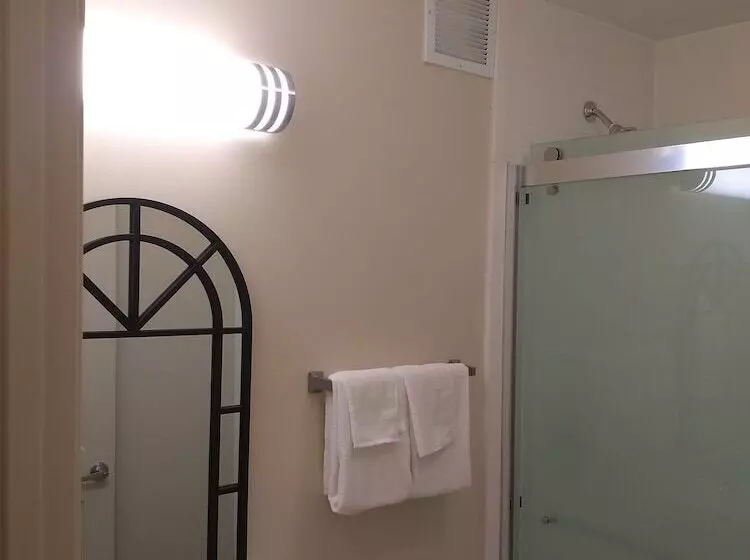 モーテル Red Crown Inn